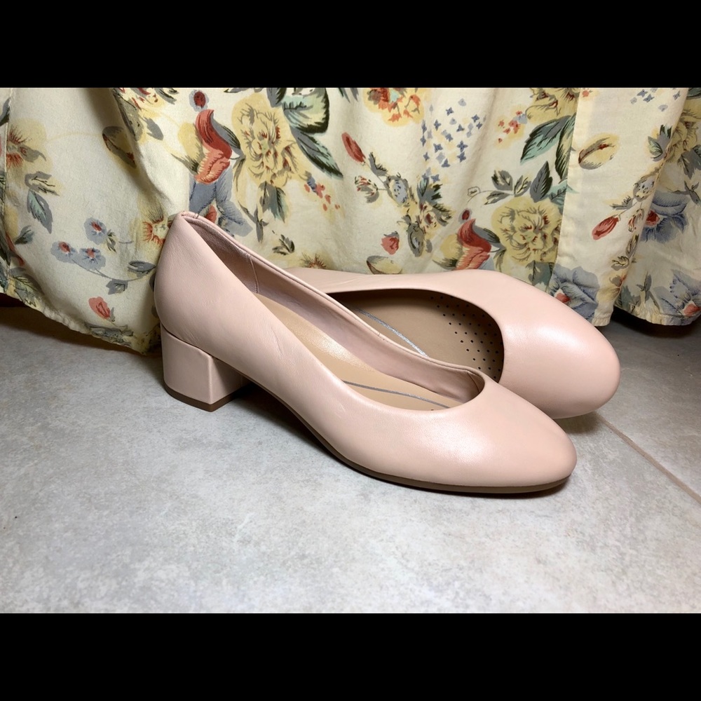 Powder-Pink Leather Dress Shoes